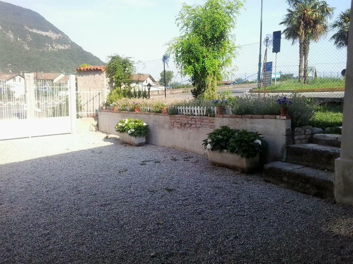 La Casa Bianca Apartamento Roe Exterior foto