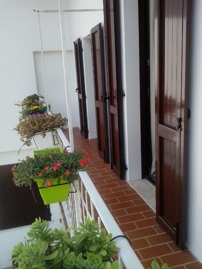 La Casa Bianca Apartamento Roe Exterior foto