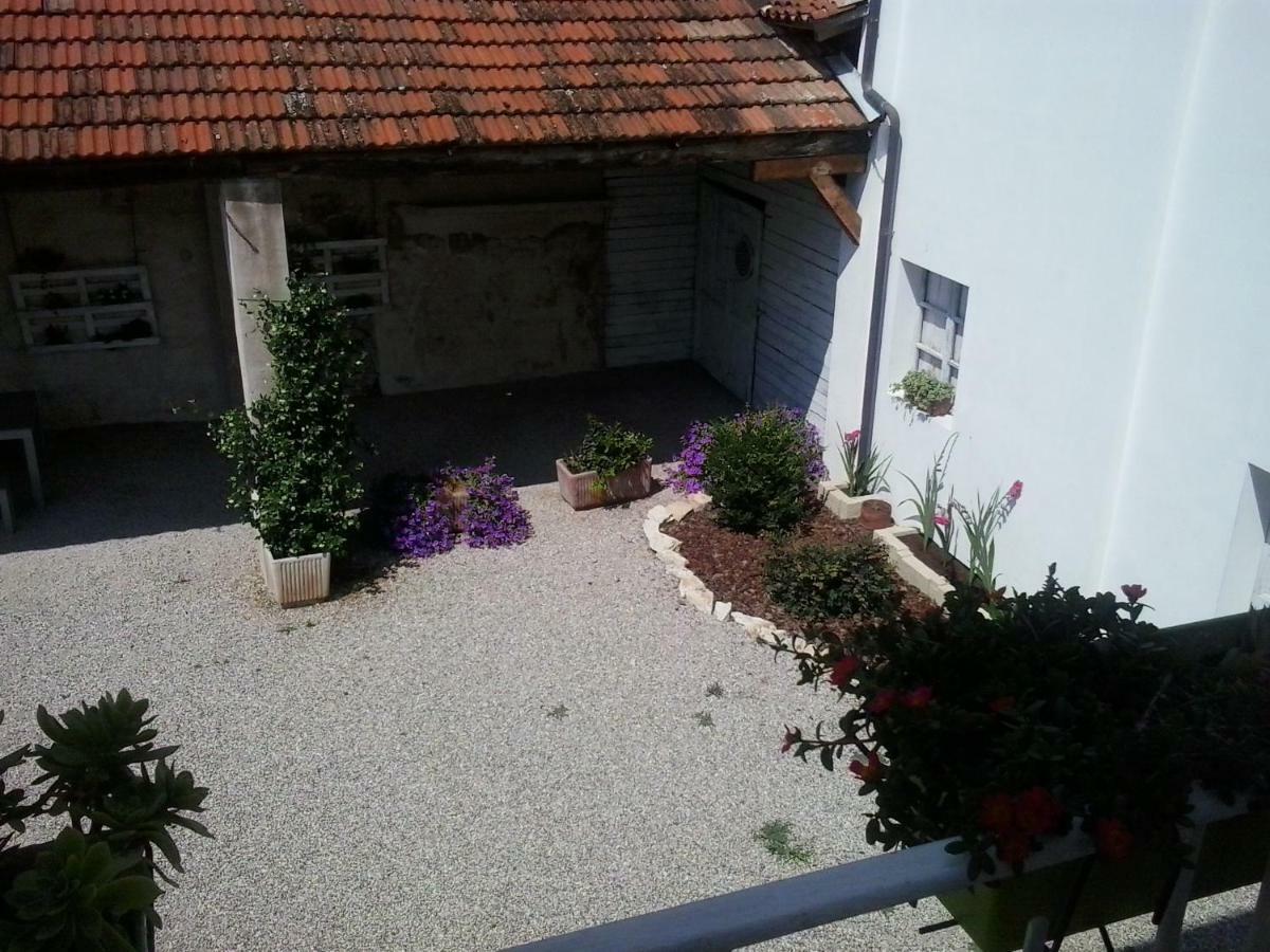 La Casa Bianca Apartamento Roe Exterior foto